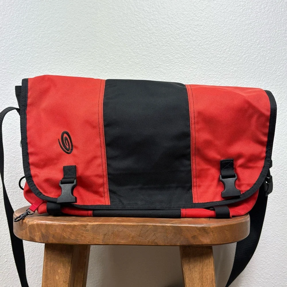 Timbuk2 Red and Black Classic Messenger Bag - Picture 2 of 14